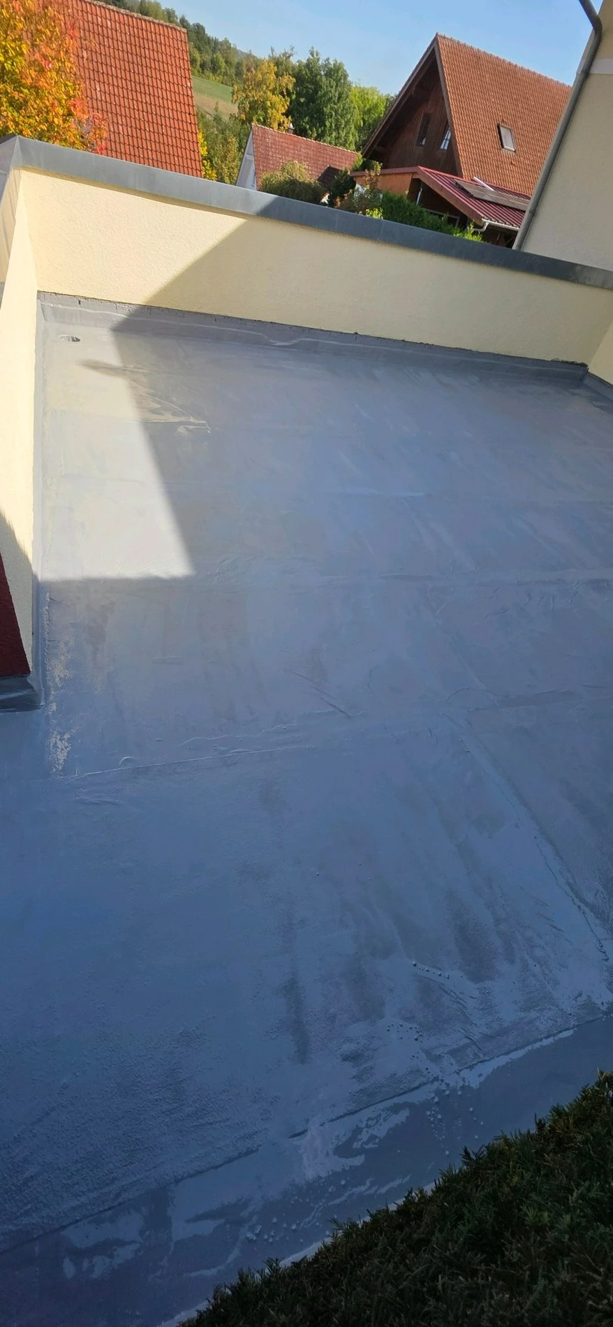 Abdichtung einer Dachterrasse in Bretzfeld während der Ausführung